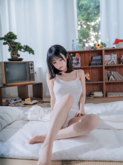 蹂躏揉捏挺立嗯啊呻吟_电影未删减版